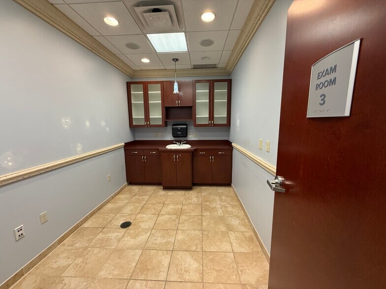 More Photos Of 1890 LPGA Blvd, Daytona Beach Medical For Lease