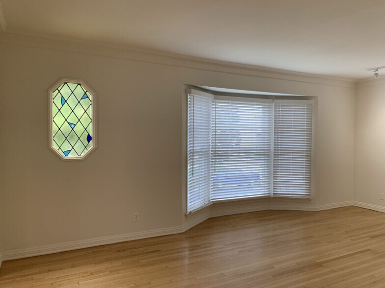 More Photos Of 1042 S Bedford St, Los Angeles Apartments For Sale