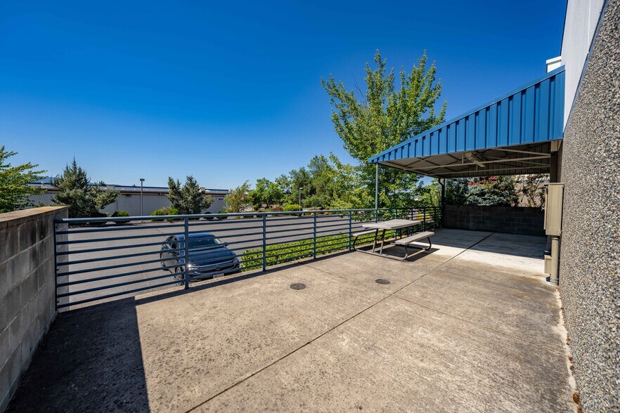 More Photos Of 2090 Commerce Dr, Medford Office For Lease