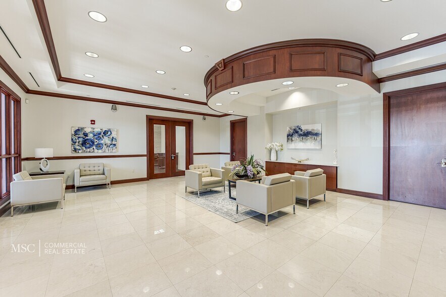 More Photos Of 12140 Carissa Commerce Ct, Fort Myers Office For Lease