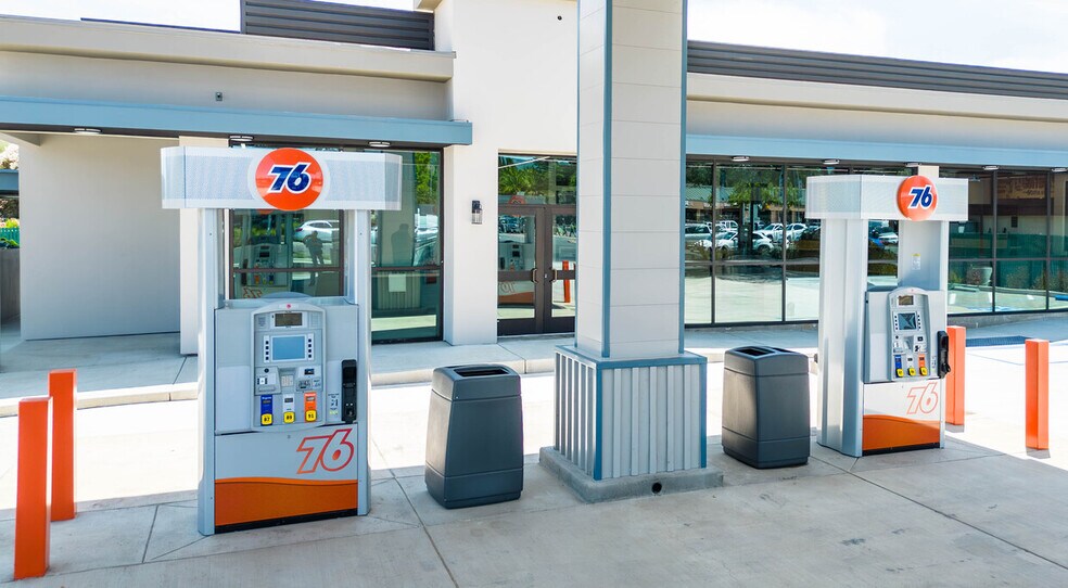 More Photos Of 10490 S De Anza Blvd, Cupertino Convenience Store For Lease