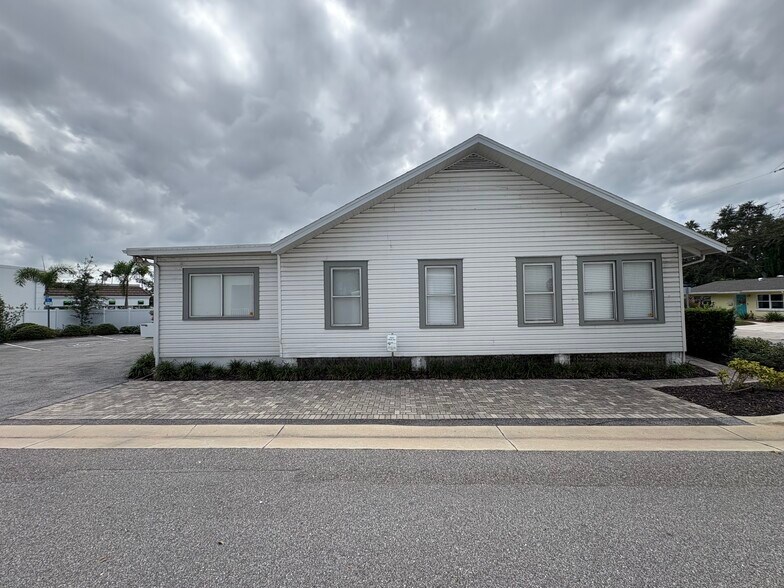 More Photos Of 535 Lafayette Ct, Sarasota Office For Lease