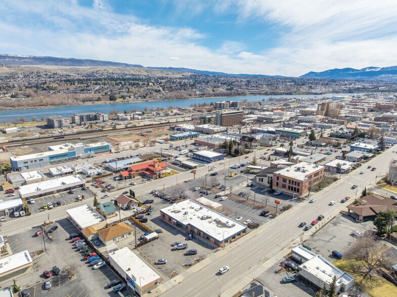 More Photos Of 325 Chelan Ave, Wenatchee Office For Lease