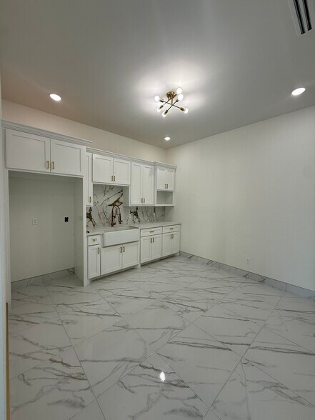 More Photos Of 4414 S Raul Longoria Rd, Edinburg General Retail For Sale
