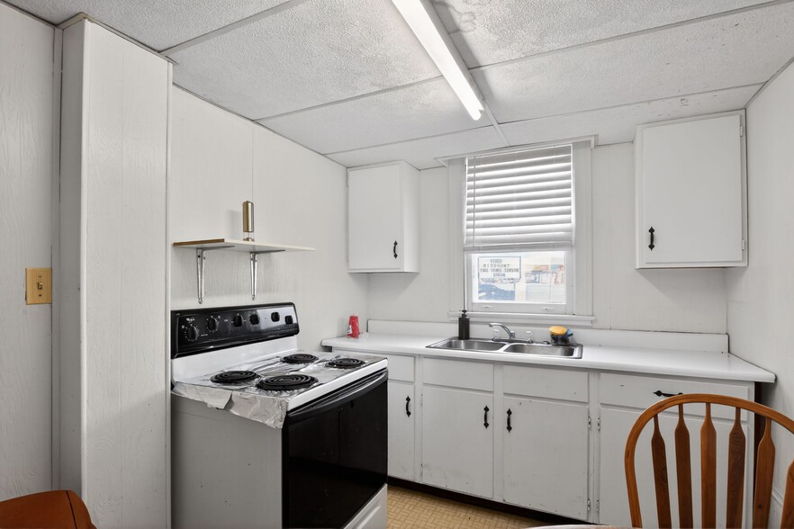 More Photos Of 920 N Salisbury Blvd, Salisbury Storefront Retail Residential For Sale