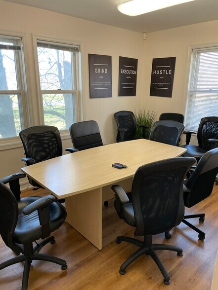 More Photos Of 2106 Gallows Rd, Vienna Office For Lease