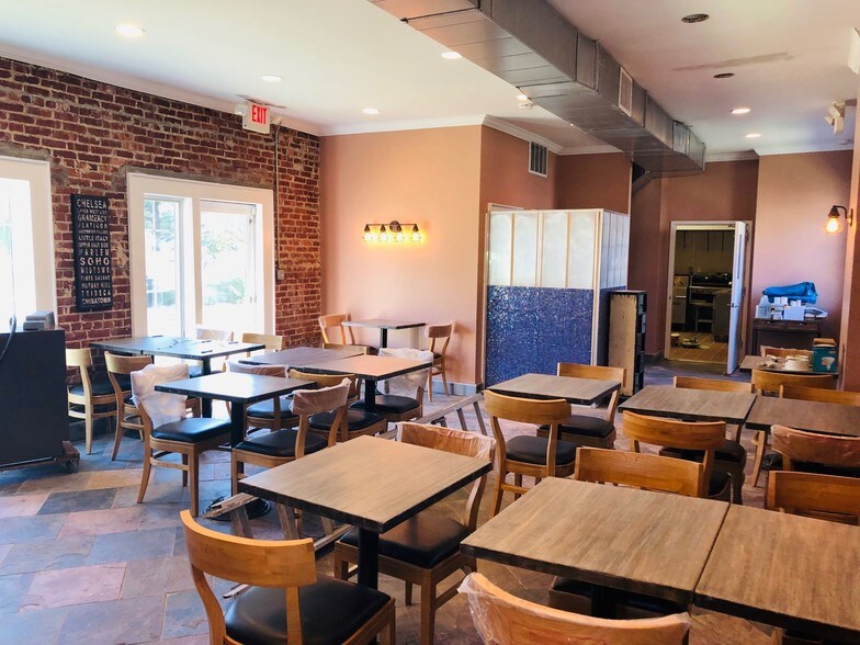 More Photos Of 133 Glen Head Rd, Glen Head Bar For Lease