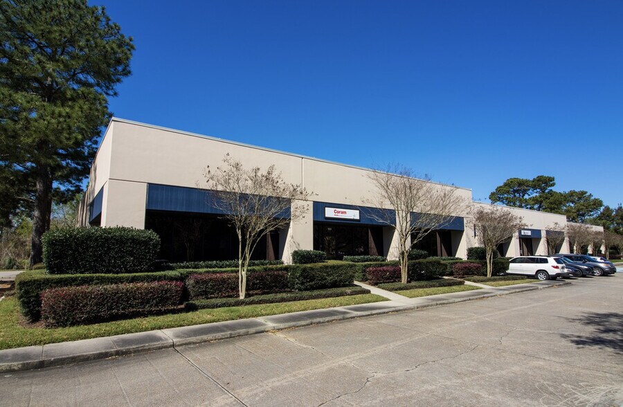 More Photos Of 115 James Dr W, Saint Rose Warehouse For Lease