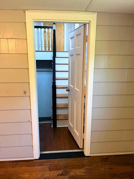 More Photos Of 29 Hartford Ave, Granby Office For Lease