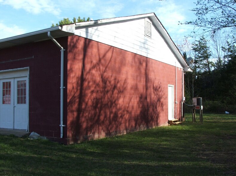 More Photos Of 1540 Four Locust Hwy, Keysville General Retail For Sale