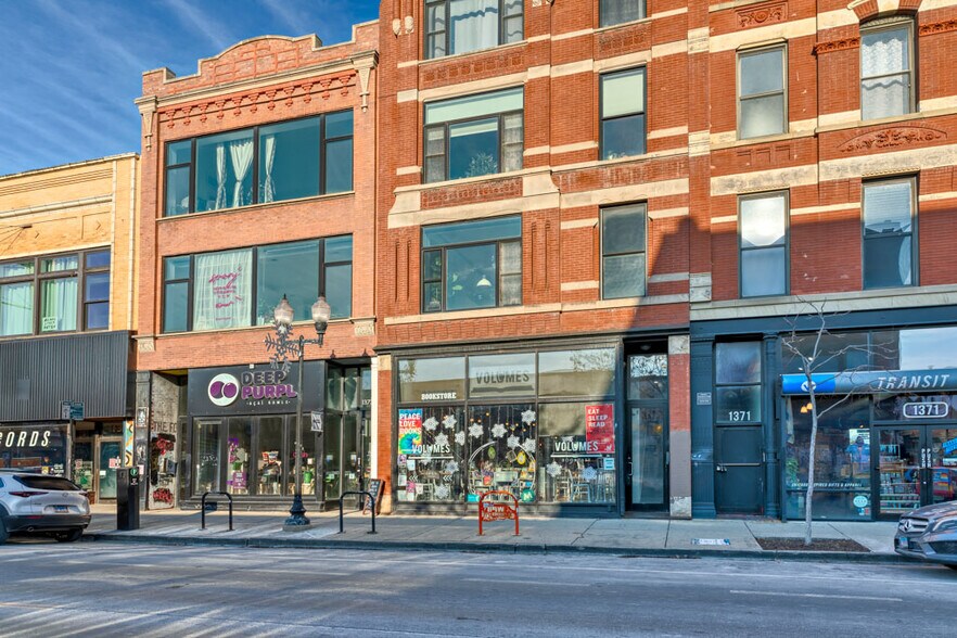 More Photos Of 1375-1373 N Milwaukee Ave, Chicago Storefront Retail Residential For Sale