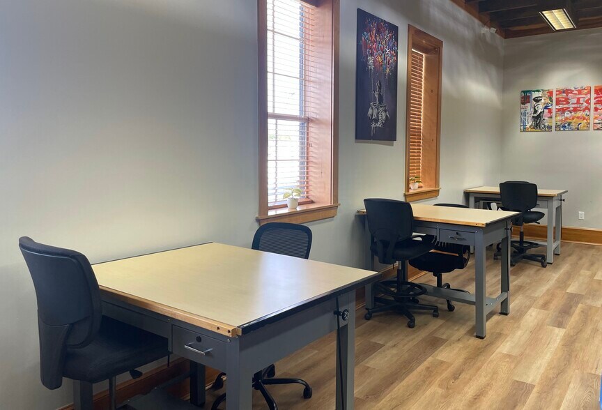 More Photos Of 343 N Bay St, Eustis Coworking Space