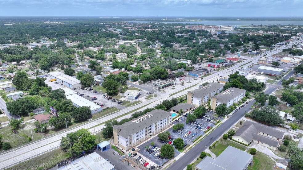 More Photos Of 905 W Memorial Blvd, Lakeland Auto Repair For Sale
