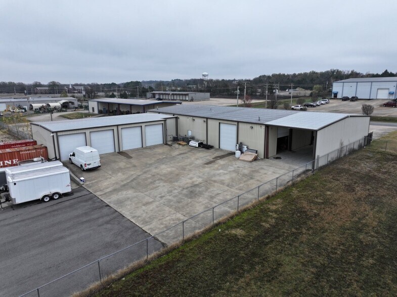 More Photos Of 980 Runway Dr, Conway Warehouse For Sale