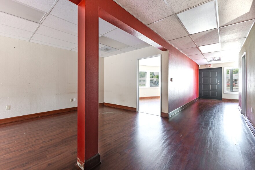 More Photos Of 1020 W Magnolia Blvd, Burbank Warehouse For Lease
