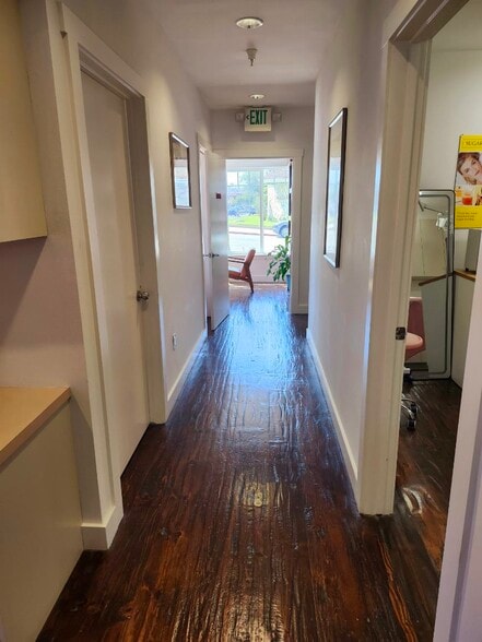 More Photos Of 101 N Pacific Coast Hwy, Redondo Beach Storefront Retail Office For Lease