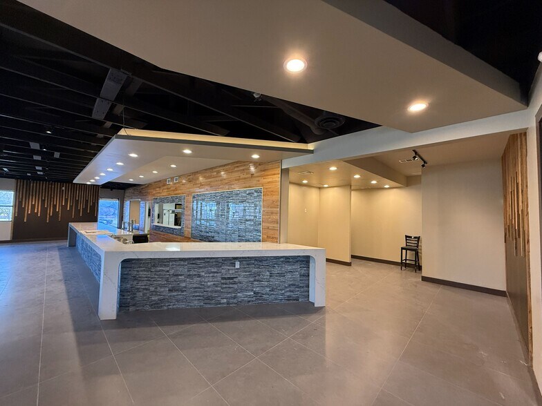 More Photos Of 1840 N Plano Rd, Richardson Freestanding For Lease