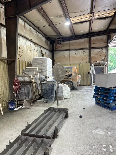 More Photos Of 1910 Chapman Ave SW, Roanoke Light Manufacturing For Sale