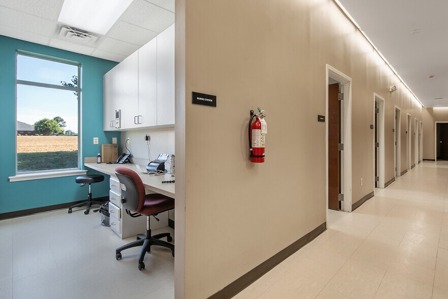 More Photos Of 303-305 Tilghman Dr, Dunn Medical For Lease