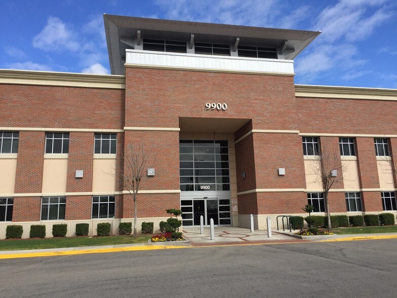 More Photos Of 9900 Stockdale Hwy, Bakersfield Medical For Sale