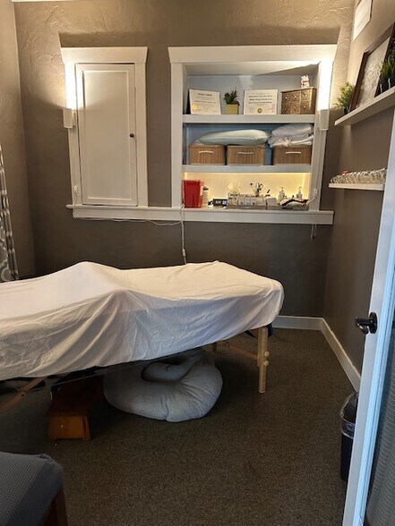 More Photos Of 390 NE Hostmark St, Poulsbo Office For Lease