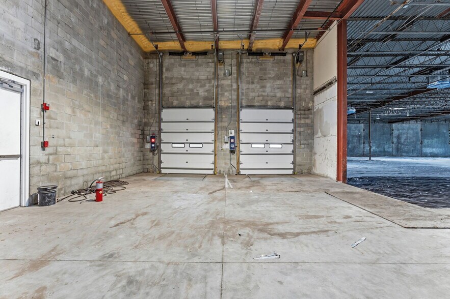 More Photos Of 2519 N McMullen Booth Rd, Clearwater Freestanding For Lease