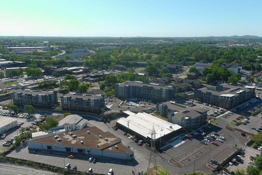 More Photos Of 2600-2602 Fessey Park Rd, Nashville Warehouse For Lease