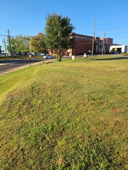 More Photos Of 117 Buford Dr, Lawrenceville Freestanding For Sale