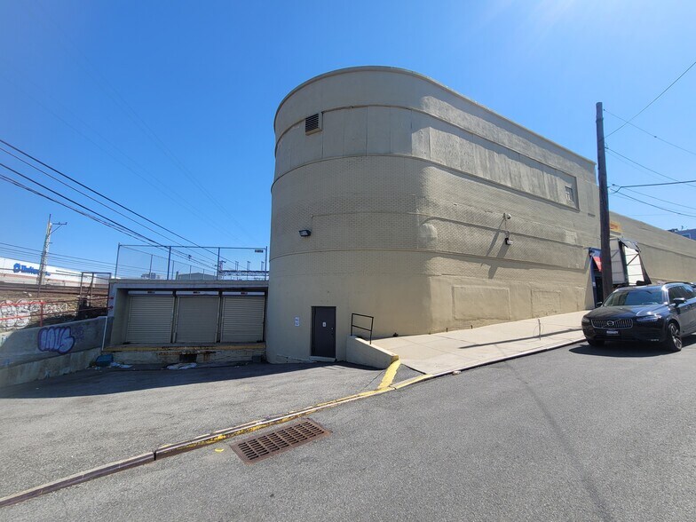 More Photos Of 555 E 242nd St, Bronx Industrial For Sale