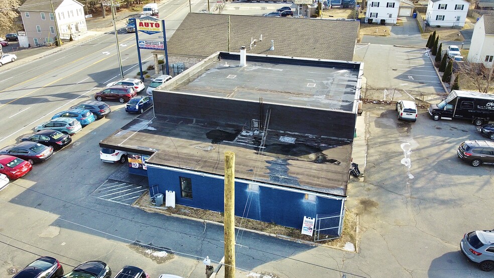 Primary Photo Of 927 Boston Rd, Springfield Auto Repair For Lease