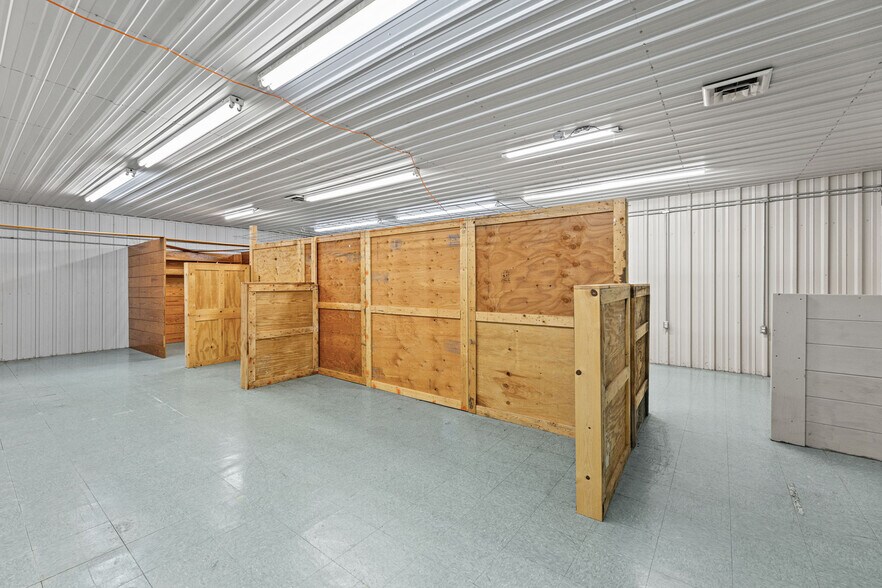 More Photos Of 600 N Maple St, Garnett General Retail For Sale