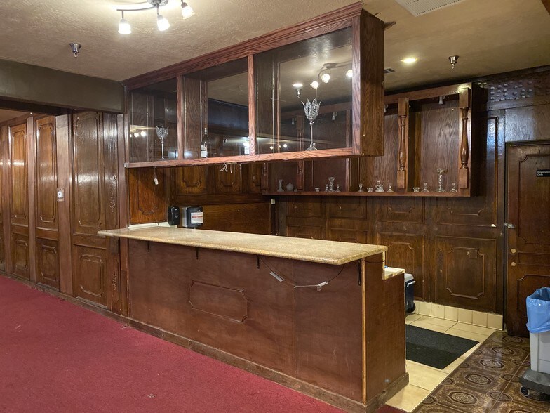 More Photos Of 2814 N Maroa Ave, Fresno General Retail For Sale