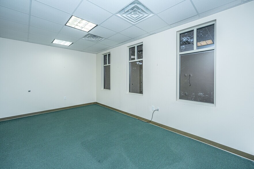 More Photos Of 901 Old Trolley Rd, Summerville Medical For Lease