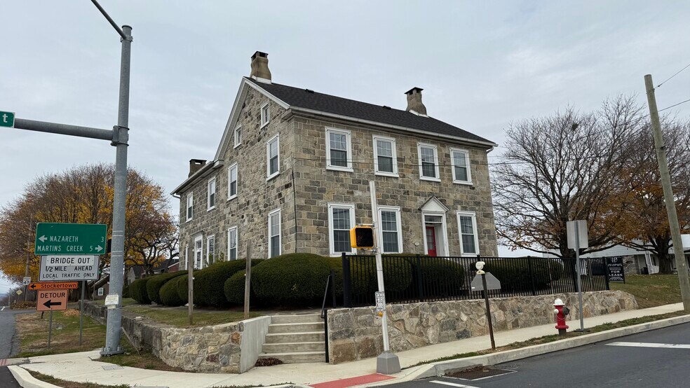 More Photos Of 797 Main St, Tatamy Office Residential For Lease