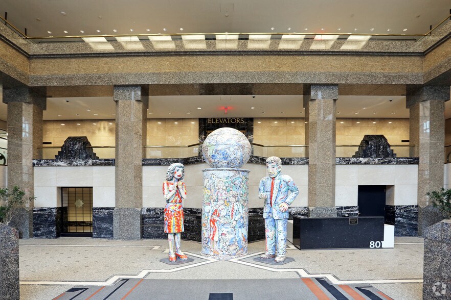 More Photos Of 801 Grand Ave, Des Moines Office For Lease