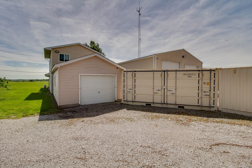 More Photos Of 27161 State Highway 3, Godfrey General Retail For Lease