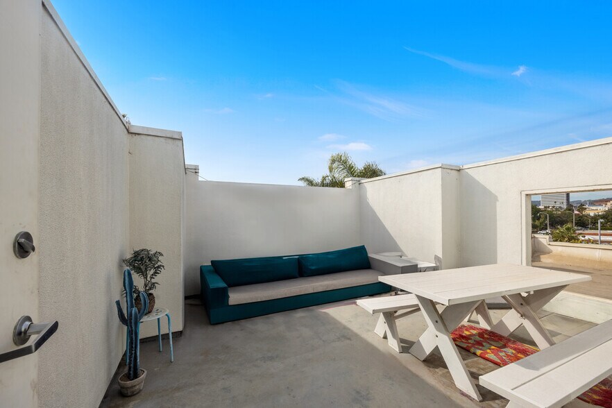 More Photos Of 1615 16th St, Santa Monica Loft Creative Space For Lease