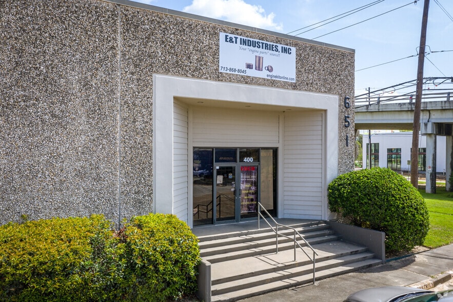 More Photos Of 651 N Shepherd Dr, Houston Light Distribution For Lease