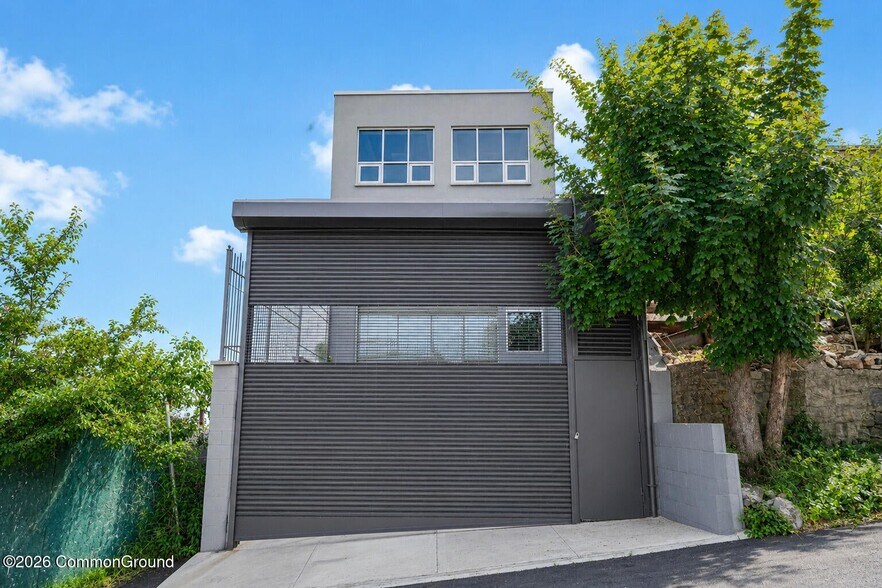 More Photos Of 16 Concord Pl, Staten Island Warehouse For Sale