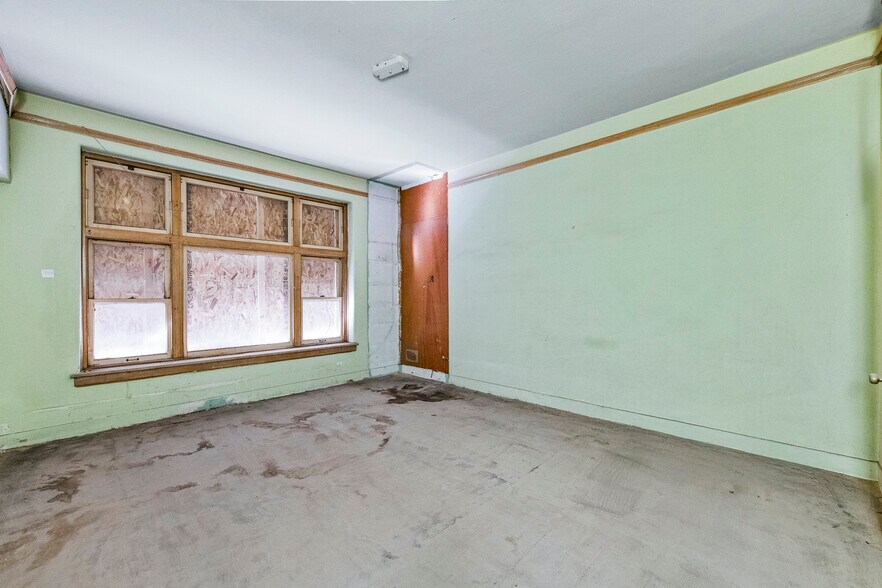 More Photos Of 502 S Main St, Rock Springs General Retail For Sale