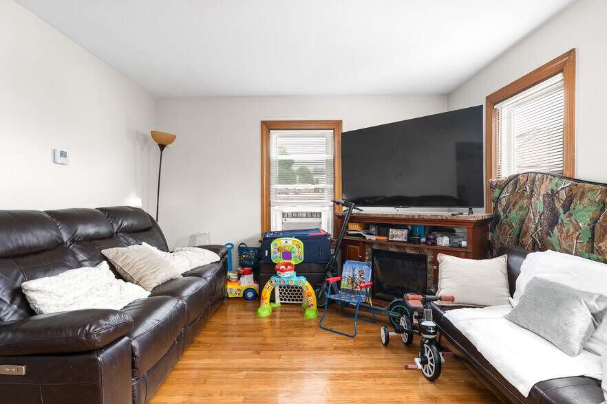 More Photos Of 27 Pike St, West Warwick Storefront Retail Residential For Sale
