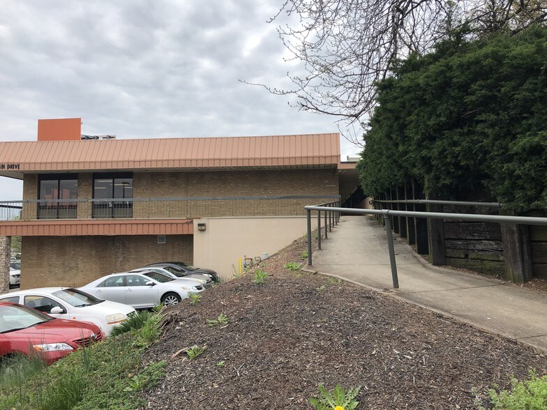More Photos Of 4 S McCain Dr, Frederick Unknown For Lease