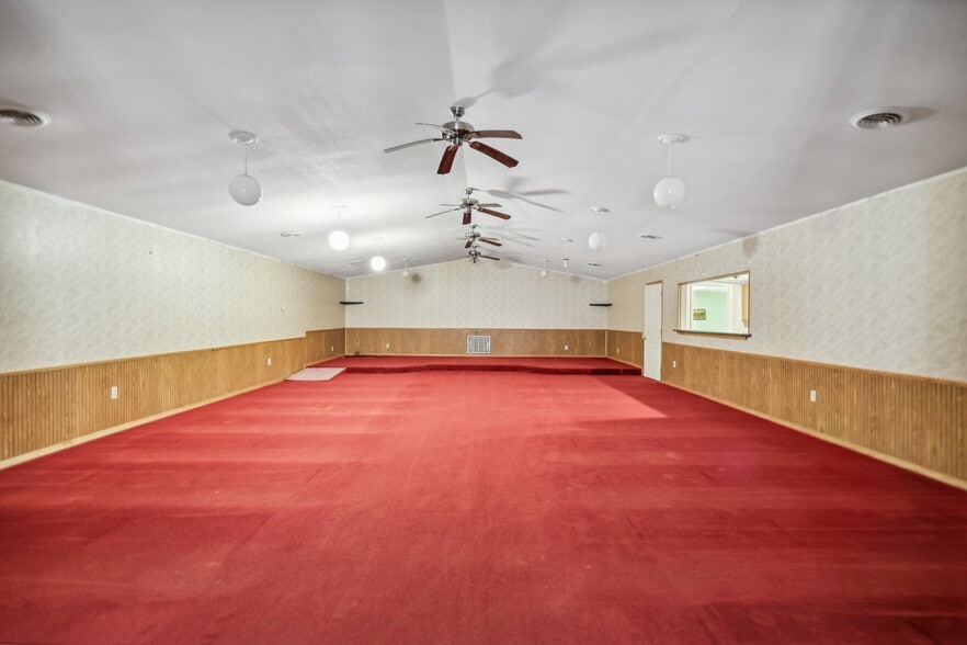 More Photos Of 13651 S 690 Rd, Wyandotte Specialty For Sale