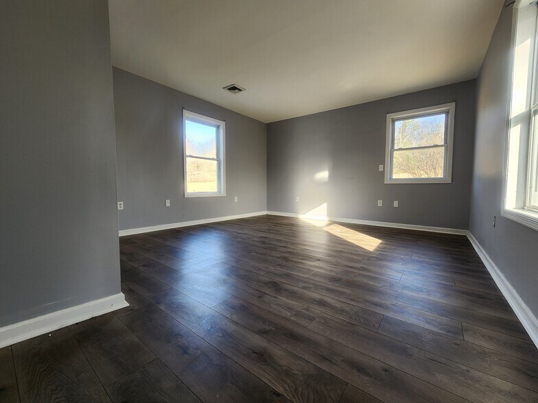 More Photos Of 3582-3586 NY-32, Saugerties Apartments For Sale