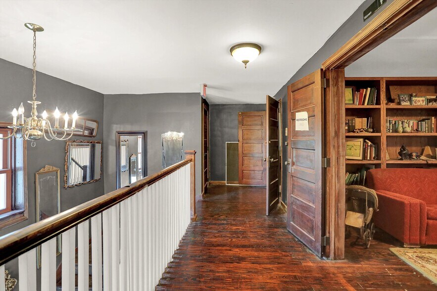 More Photos Of 111 S Walnut St, Edinburgh Theater Concert Hall For Sale