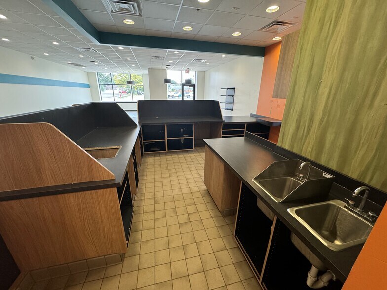 More Photos Of 24408-24420 Van Dyke Ave, Center Line Storefront For Lease