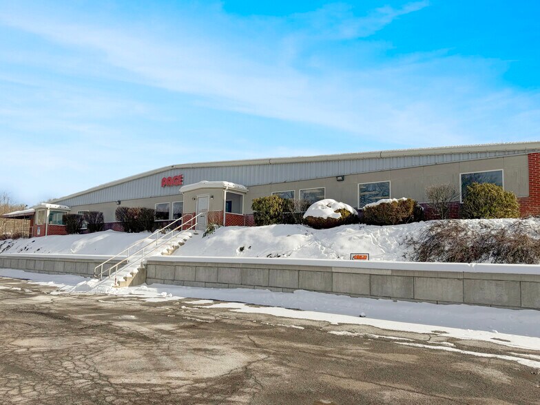 More Photos Of 850 Eisenhower Blvd, Johnstown Warehouse For Lease