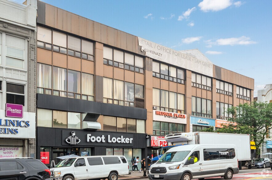 More Photos Of 957 Southern Blvd, Bronx Office For Lease