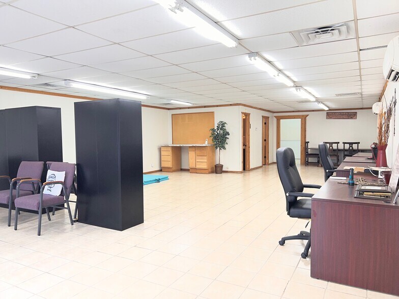 More Photos Of 7680 Highway 67, Comanche Office For Sale