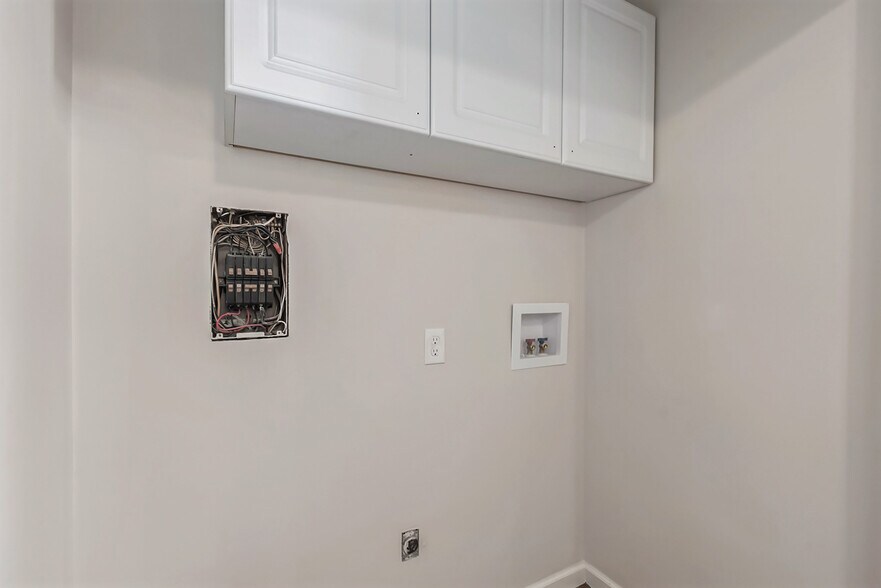 More Photos Of 8831-8837 Glenwood Ct, Overland Park Apartments For Sale